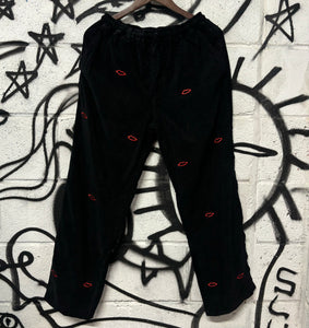 BLACK COURDUROY MINI EMBROIDERED LIPS LOGO STRAIGHT FIT