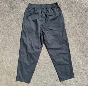 Chilli bottoms off black