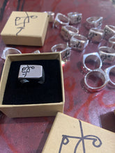 Load image into Gallery viewer, FACE RING (SIZE R ONLY)
